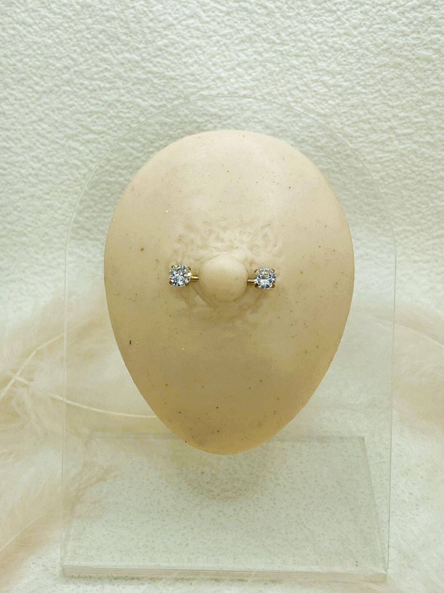 CERRAHİ ÇELİK ALTIN RENGİ GÖĞÜS UCU PİERCİNG KÜPE