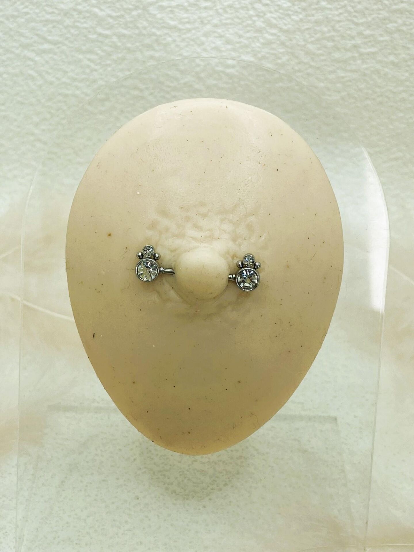 CERRAHİ ÇELİK GÜMÜŞ RENGİ GÖĞÜS UCU PİERCİNG KÜPE