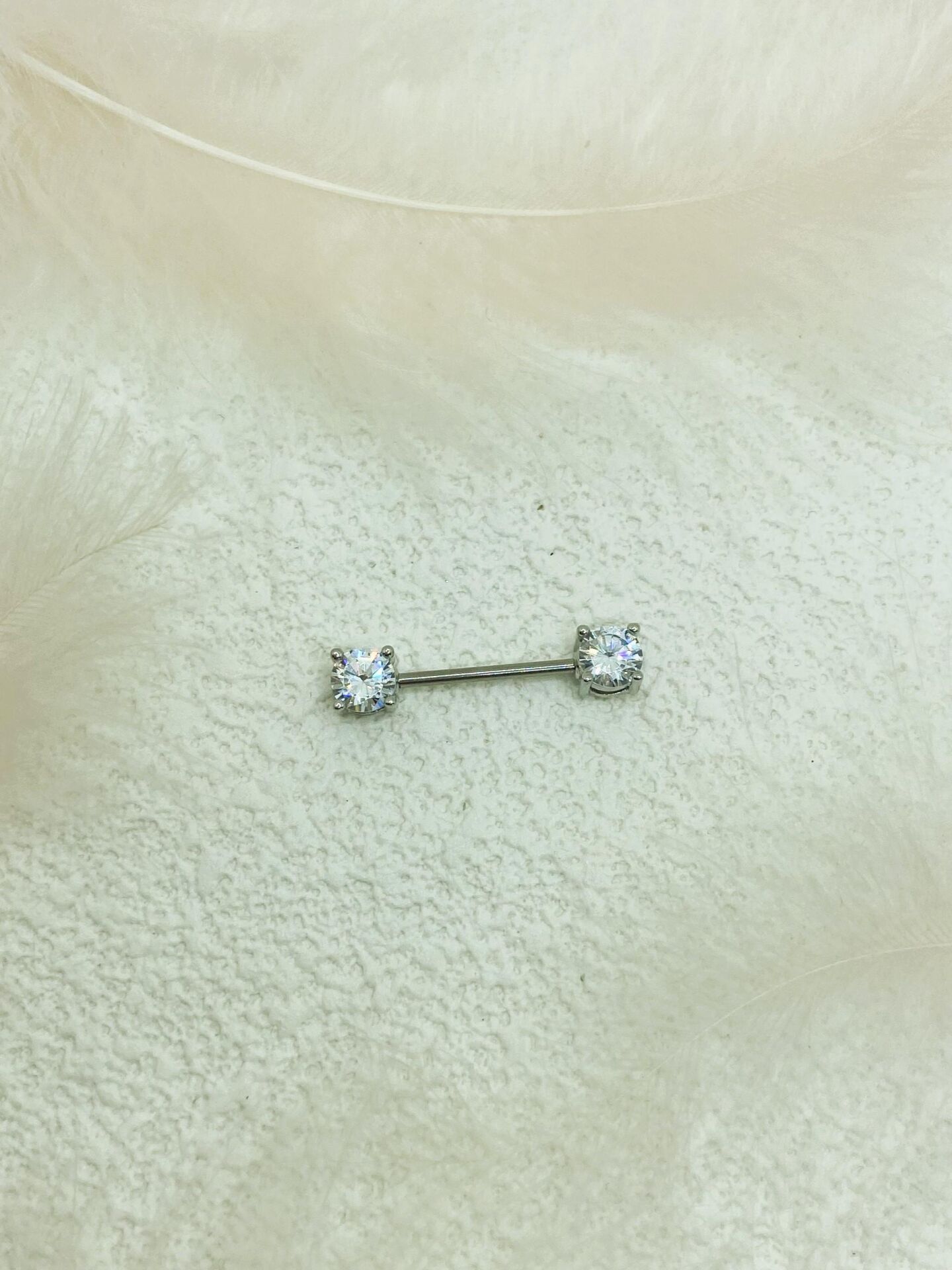 CERRAHİ ÇELİK GÜMÜŞ RENGİ GÖĞÜS UCU PİERCİNG KÜPE