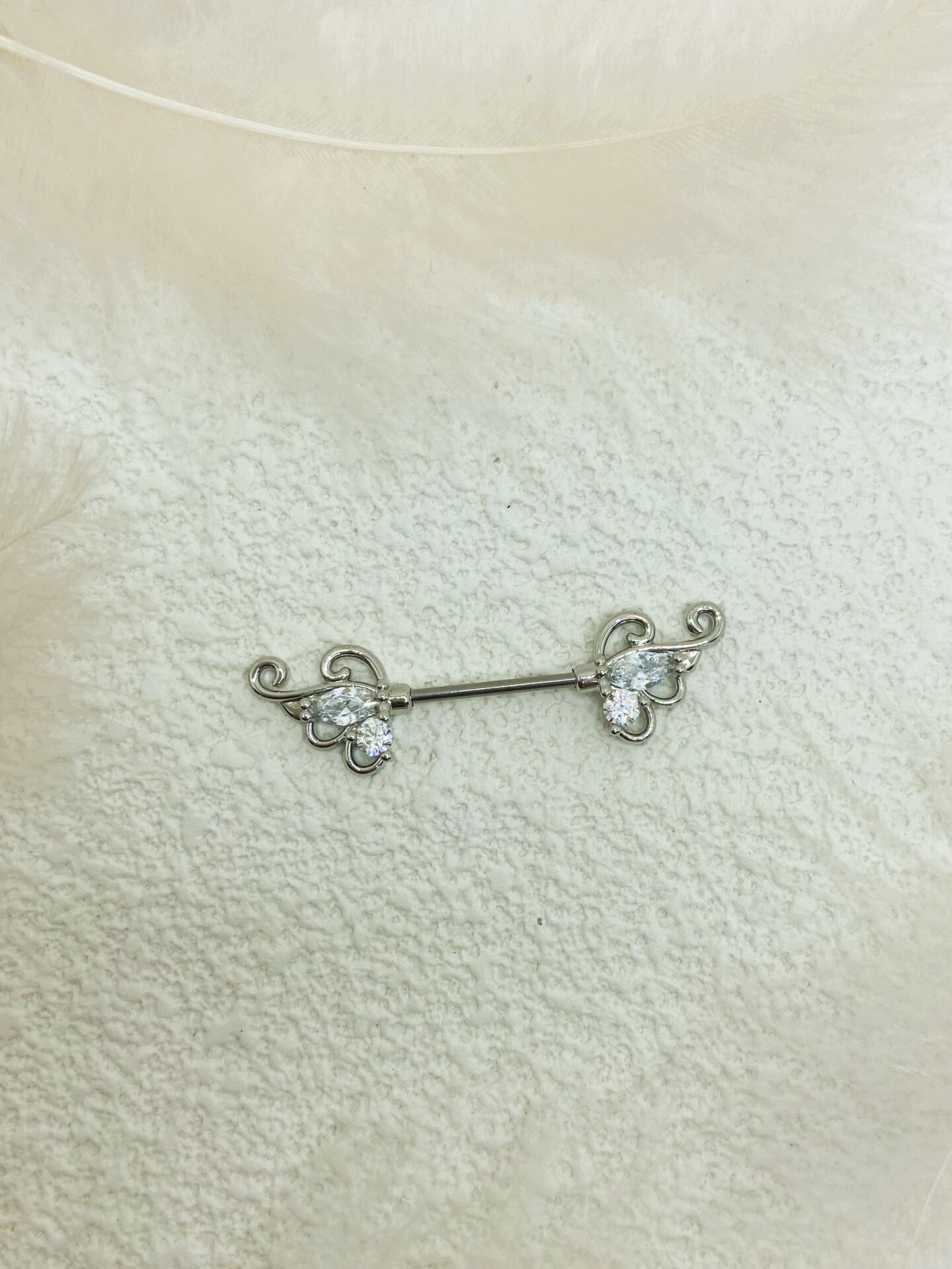 CERRAHİ ÇELİK GÜMÜŞ RENGİ GÖĞÜS UCU PİERCİNG KÜPE