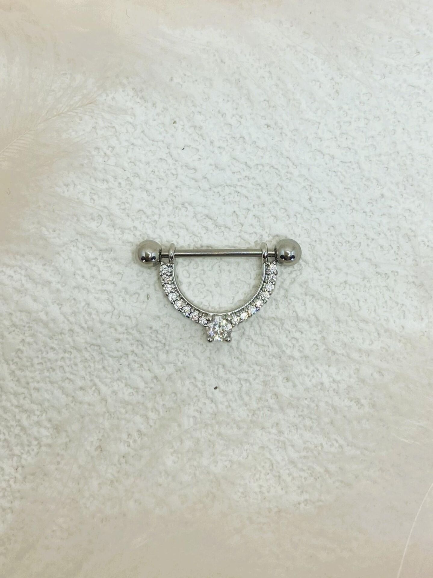 CERRAHİ ÇELİK GÜMÜŞ RENGİ GÖĞÜS UCU PİERCİNG KÜPE