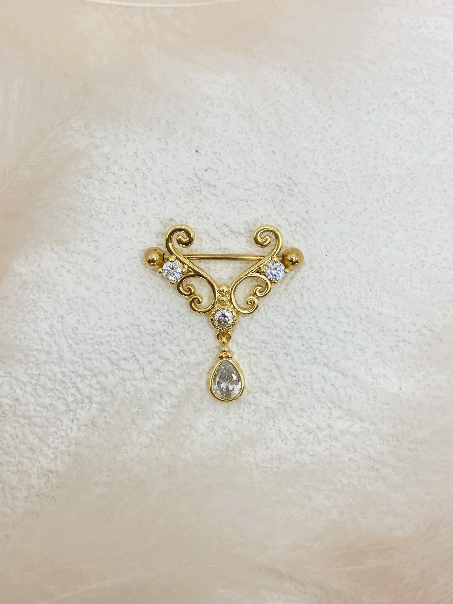 CERRAHİ ÇELİK ALTIN RENGİ GÖĞÜS UCU PİERCİNG KÜPE