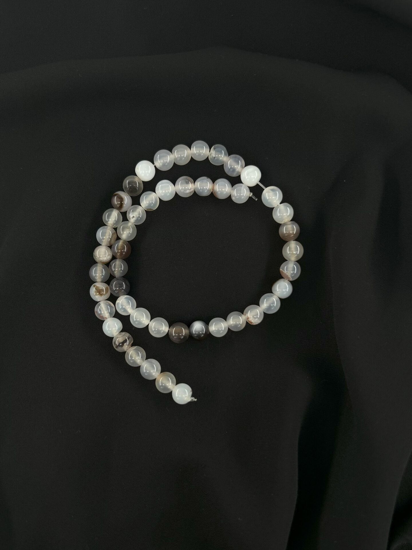 BEYAZ- KAHVE AKİK DÜZ KESİM DOĞALTAŞ 8 MM DİZİ