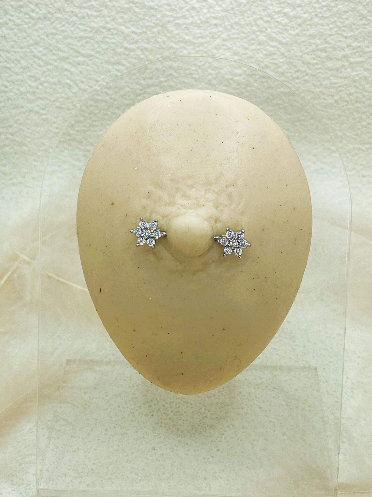 CERRAHİ ÇELİK GÜMÜŞ RENGİ GÖĞÜS UCU PİERCİNG KÜPE