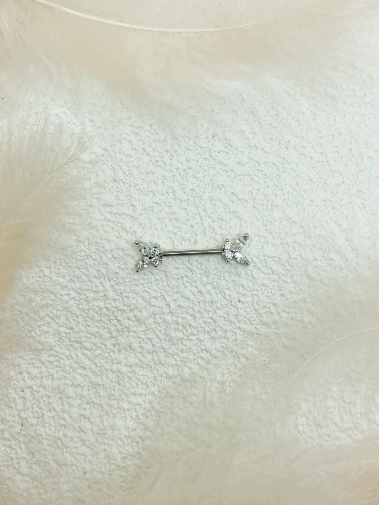 CERRAHİ ÇELİK GÜMÜŞ RENGİ GÖĞÜS UCU PİERCİNG KÜPE