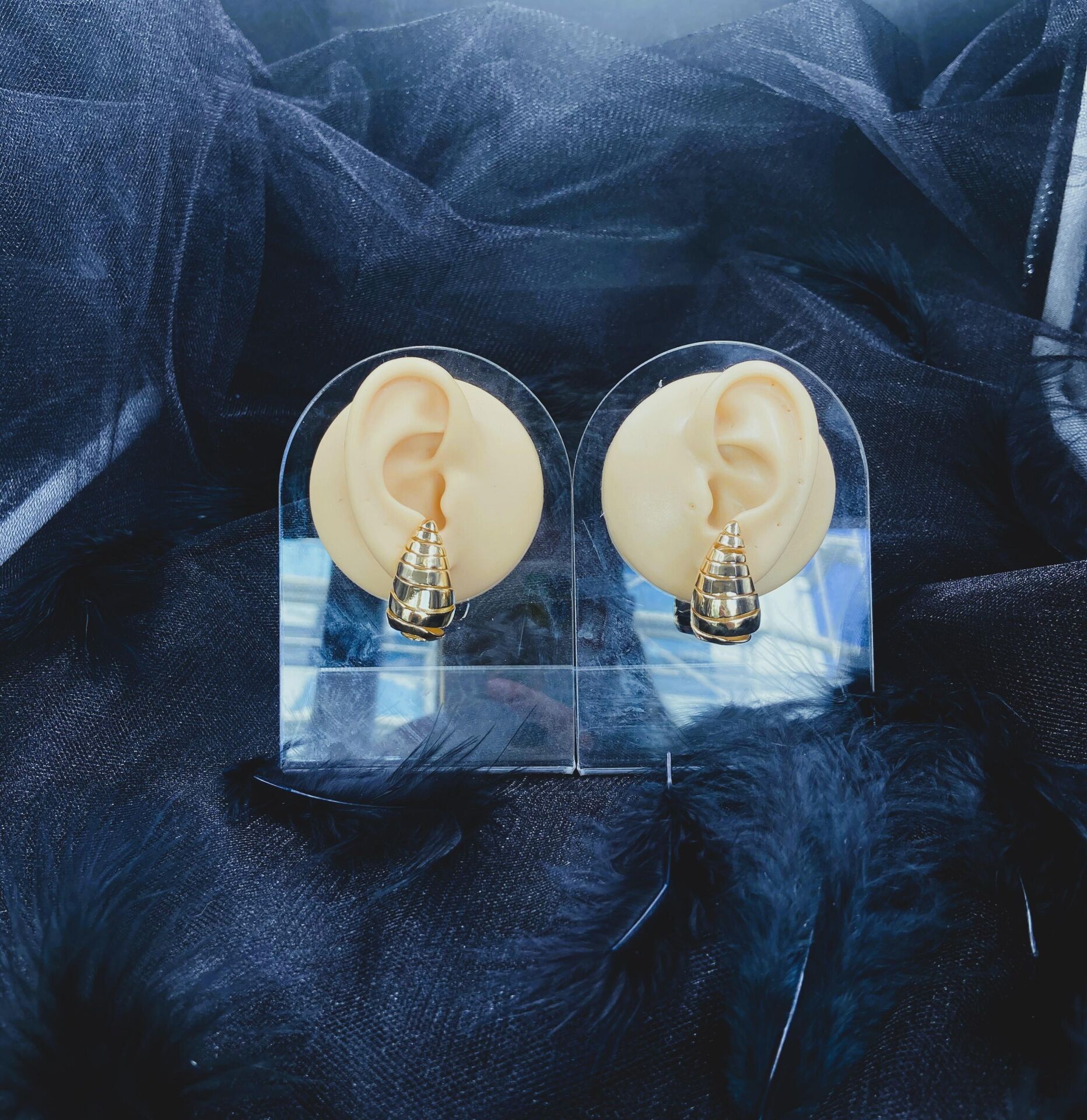 CERRAHİ ÇELİK ALTIN RENGİ ÇİFT KÜPE