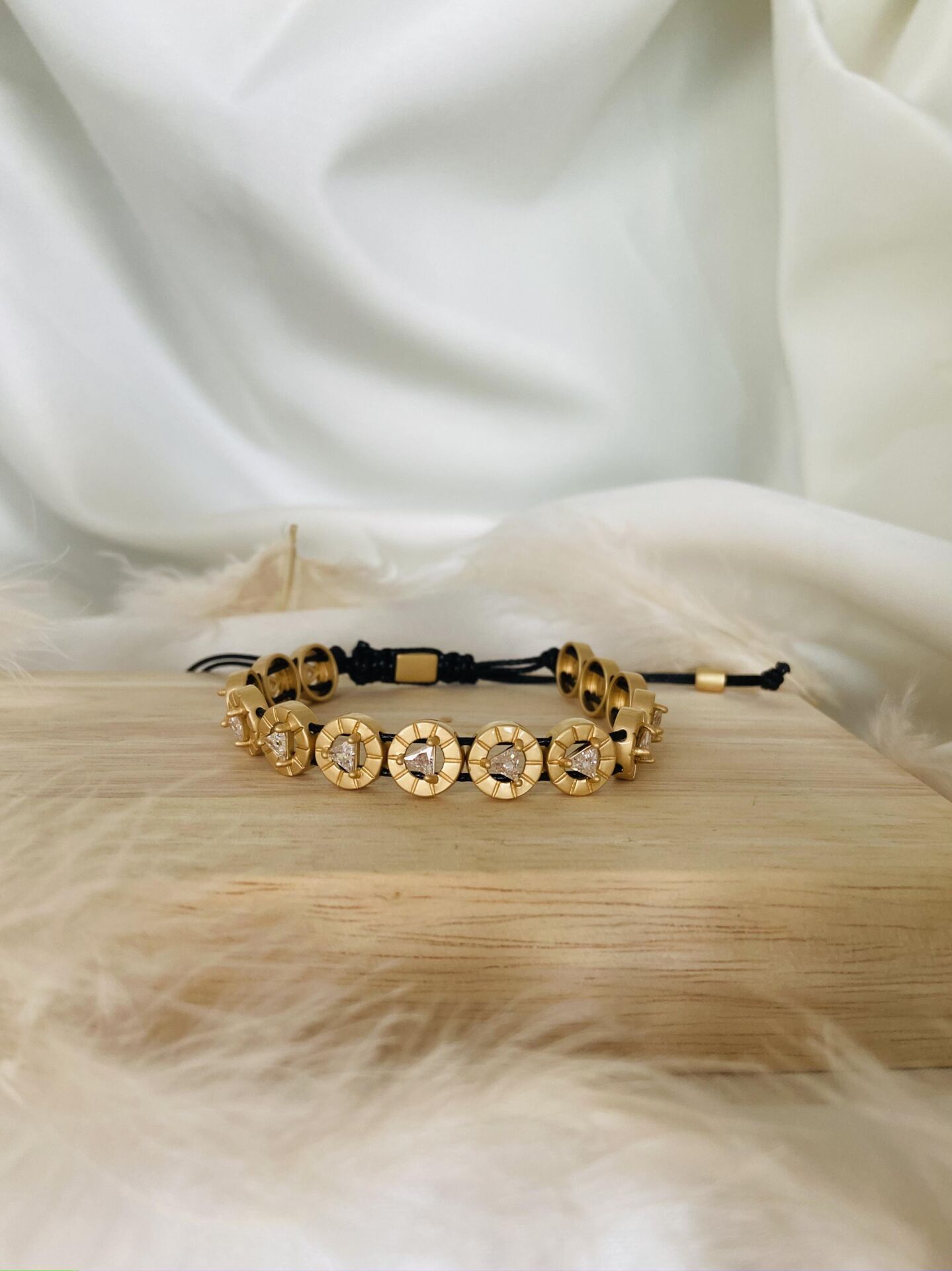 JUJUY ORTASI ÜÇGEN TAŞLI ÇELİK BİLEKLİK