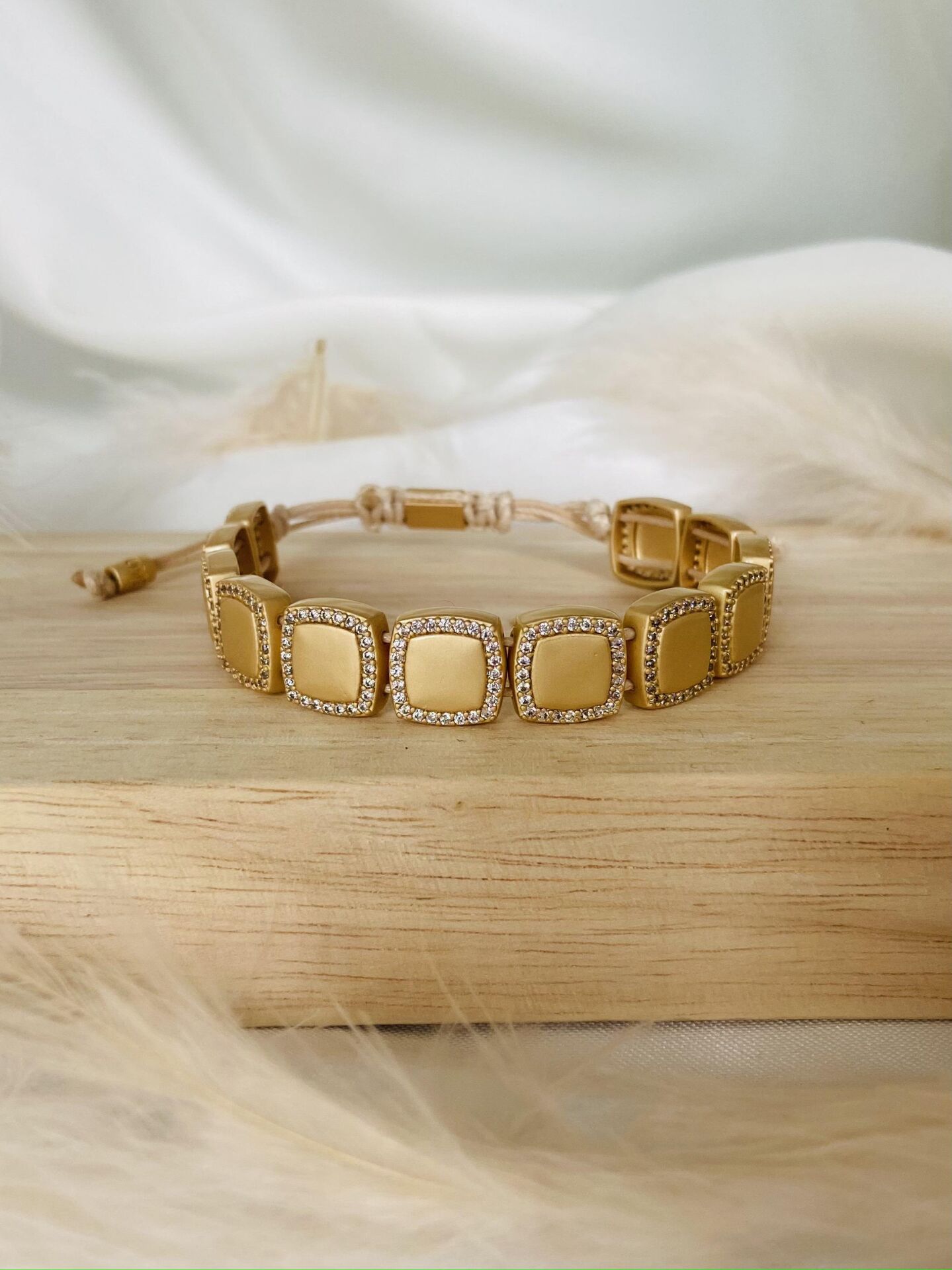 JUJUY ZİRKON TAŞLI PLAKA BRONZ ÇELİK BİLEKLİK