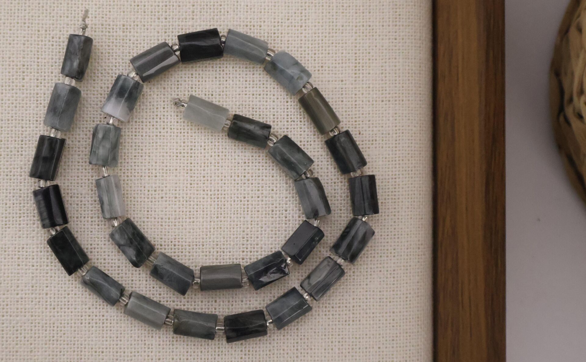 SİLİNDİR KÖŞELİ KESİM ŞAHİN GÖZÜ 8X11 MM DOĞAL TAŞ DİZİ- YÜKSEK KALİTELİ DOĞAL TAŞ